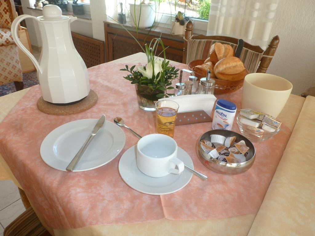 Wein- Und Gaestehaus St. Aldegundishof سانكت ديجيوند الغرفة الصورة