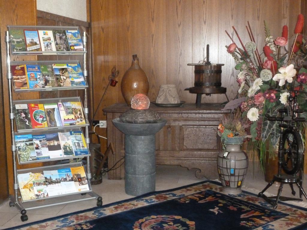 Wein- Und Gaestehaus St. Aldegundishof سانكت ديجيوند المظهر الخارجي الصورة